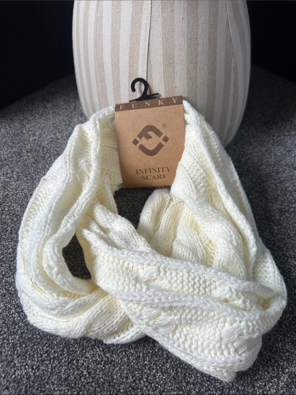 Infinity scarf Women's Cream Knit